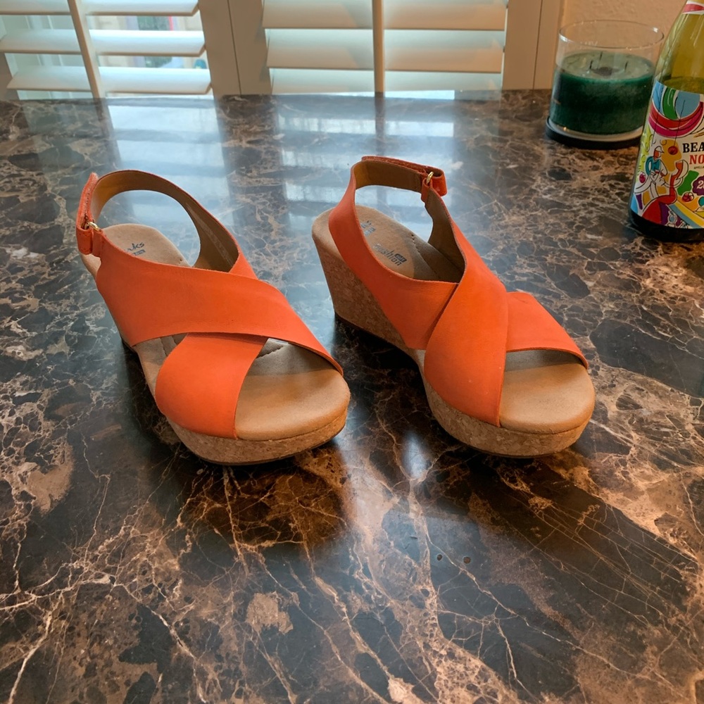 Cork wedge Clark’s coral sandal